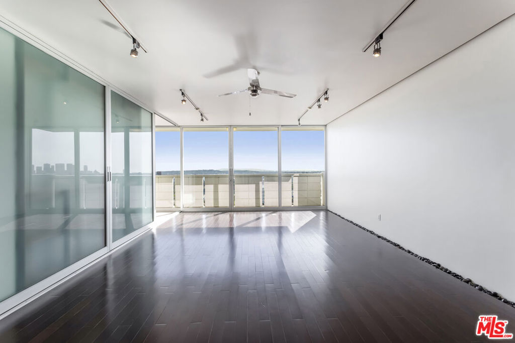 8787 Shoreham Drive 610