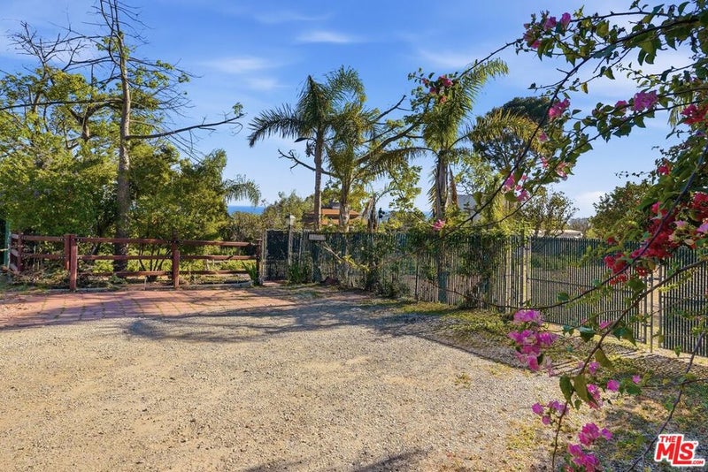 27555 Pacific Coast Highway