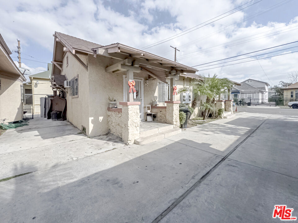 1209 Irolo Street