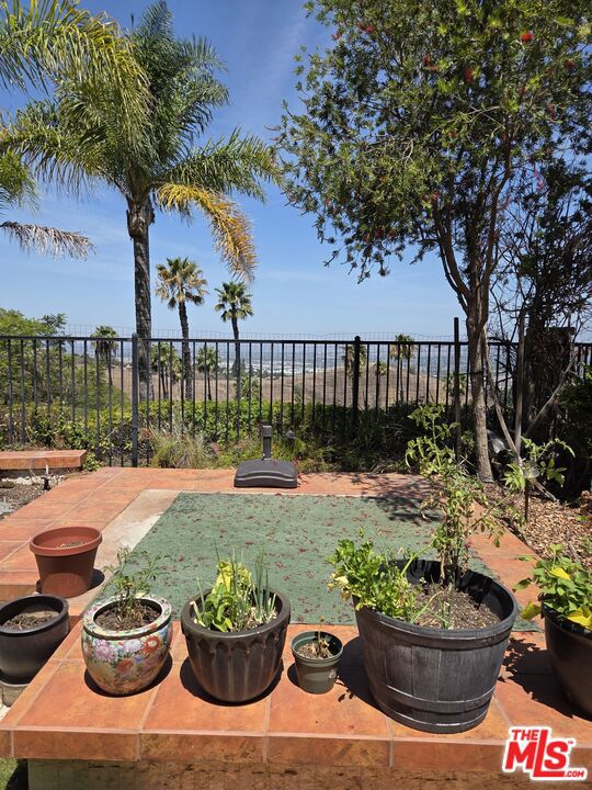 810 S Shanada Court