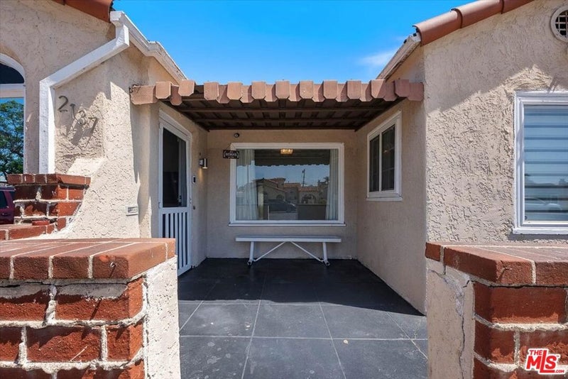 2137 W 84th Place