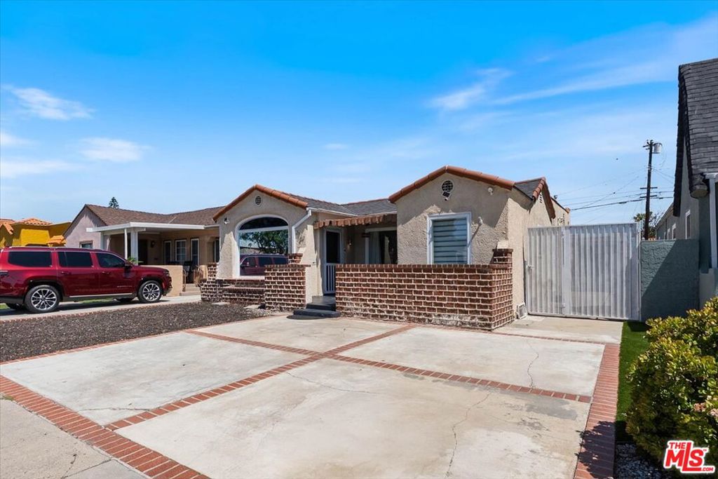 2137 W 84th Place
