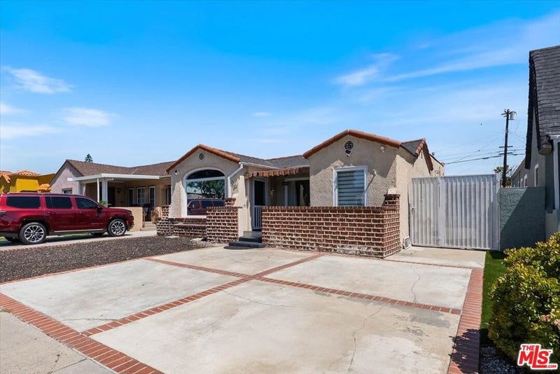 2137 W 84th Place