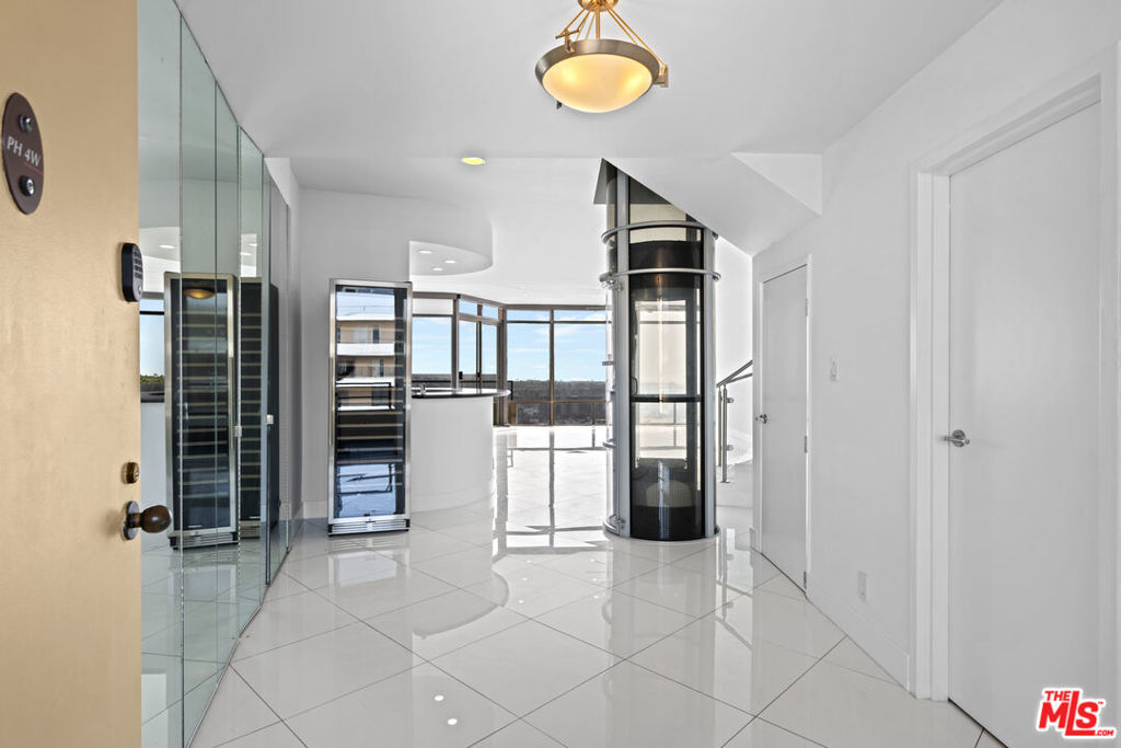 4267 Marina City Dr PH 4