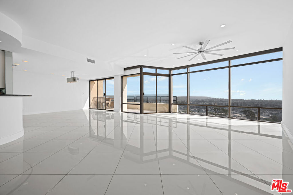 4267 Marina City Dr PH 4