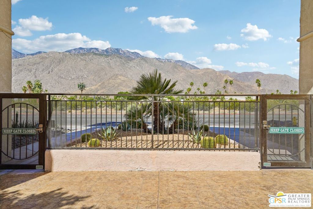 400 N Sunrise Way 101