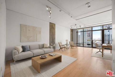Photo of 1100 S Hope Street #1410, Los Angeles, CA 90015 (MLS # 26855533)