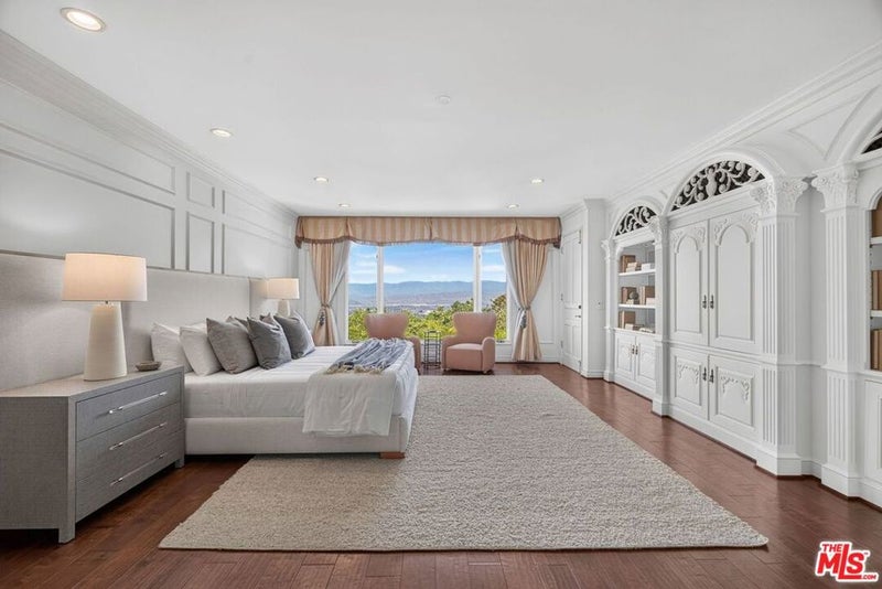12053 Crest Court