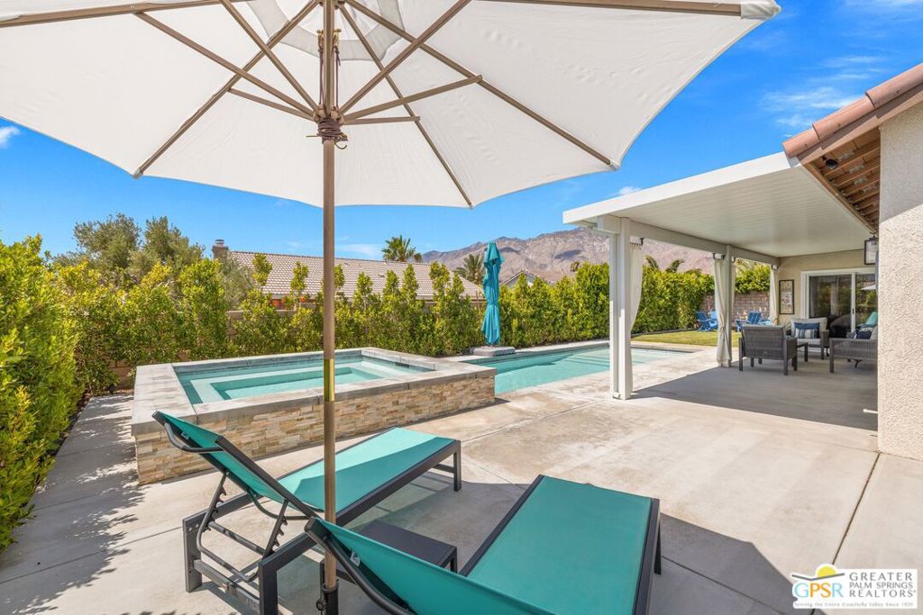 1609 Amelia Way