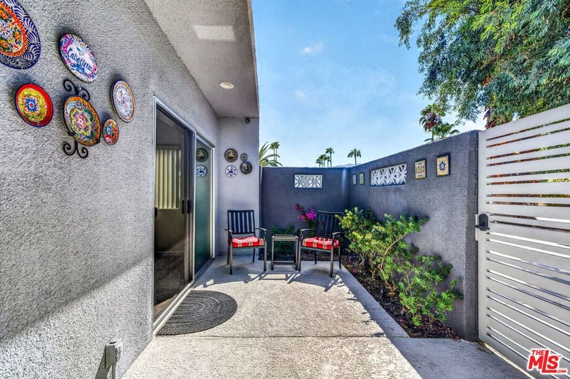 598 N Saturmino Drive