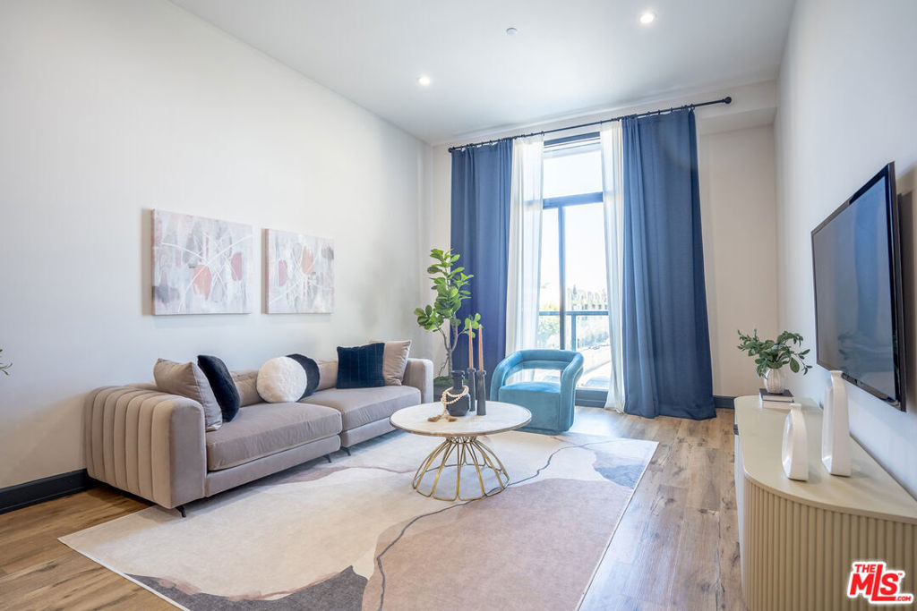 3223 W 6th Street 205