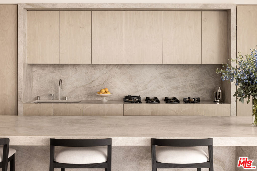 9200 Wilshire Blvd 306W