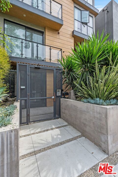 Properties 3 11254 Mississippi Avenue