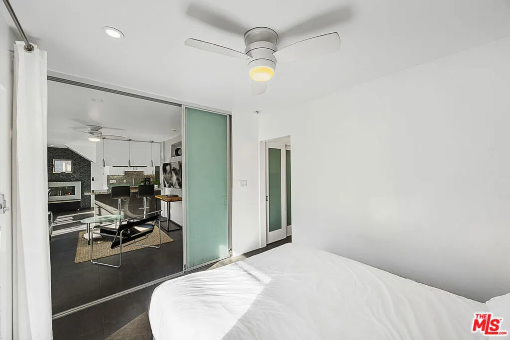 Venice, California 90291, United States, 2 Bedrooms Bedrooms, ,2 BathroomsBathrooms,Residential,Active,211684