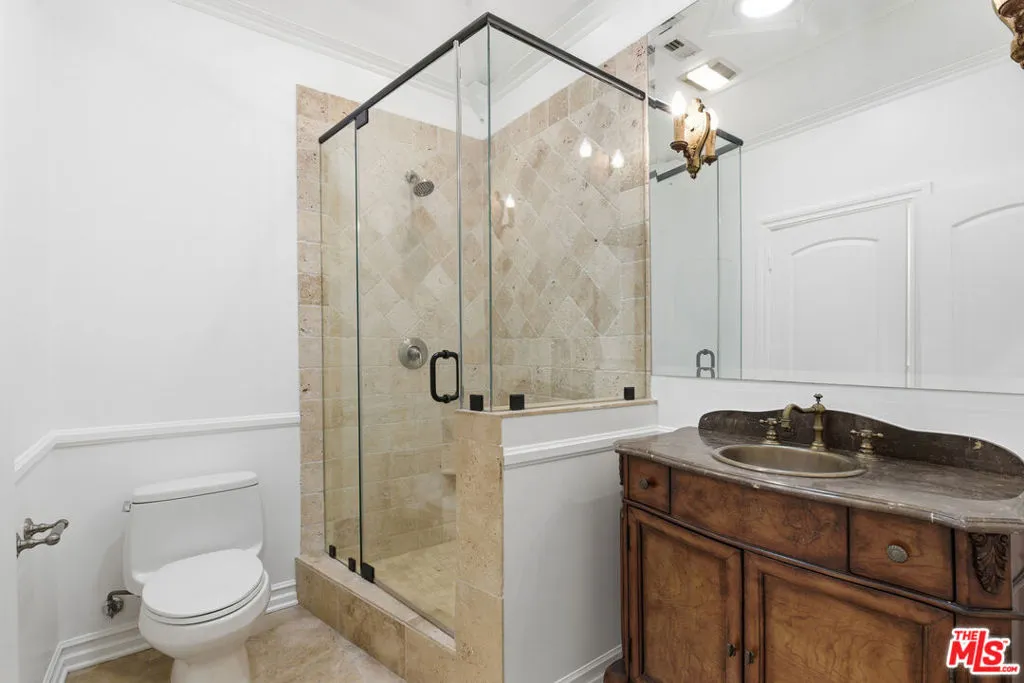 Tarzana, California 91356, United States, 4 Bedrooms Bedrooms, ,3 BathroomsBathrooms,Residential,Active,255119