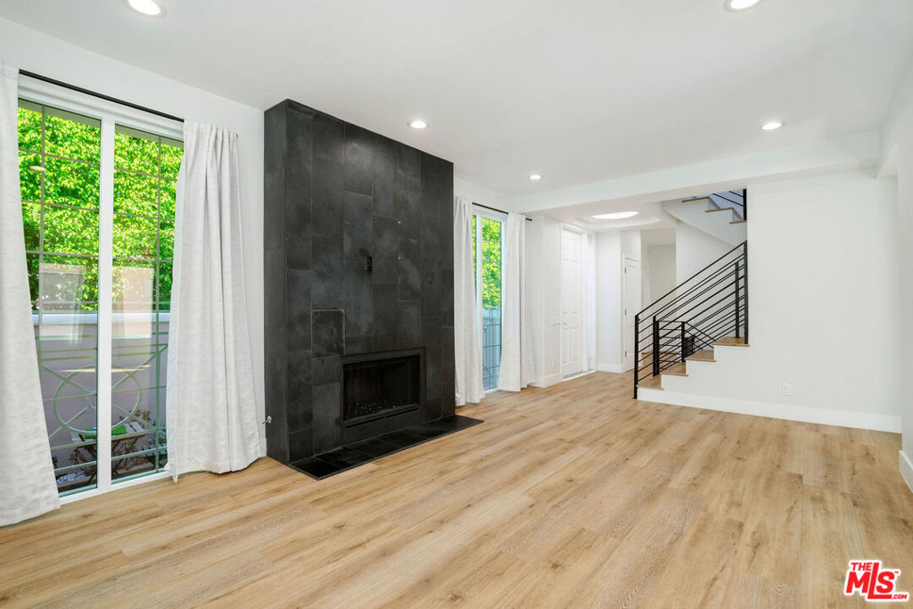 Properties 3 5923 Etiwanda Avenue 106