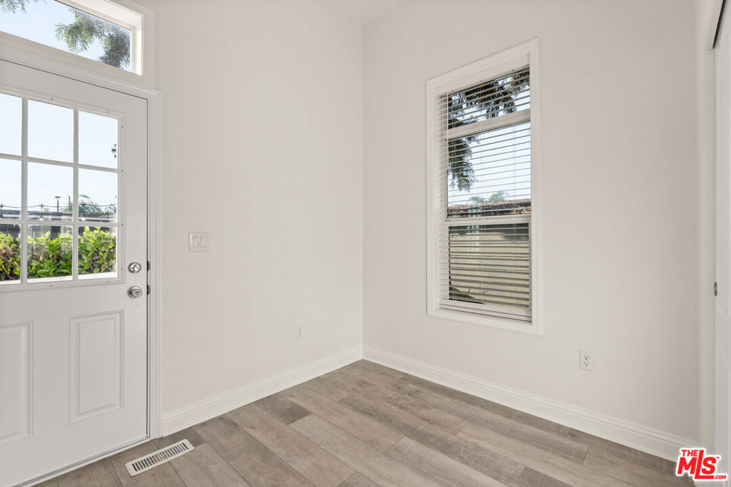 8250 Lankershim Boulevard 109