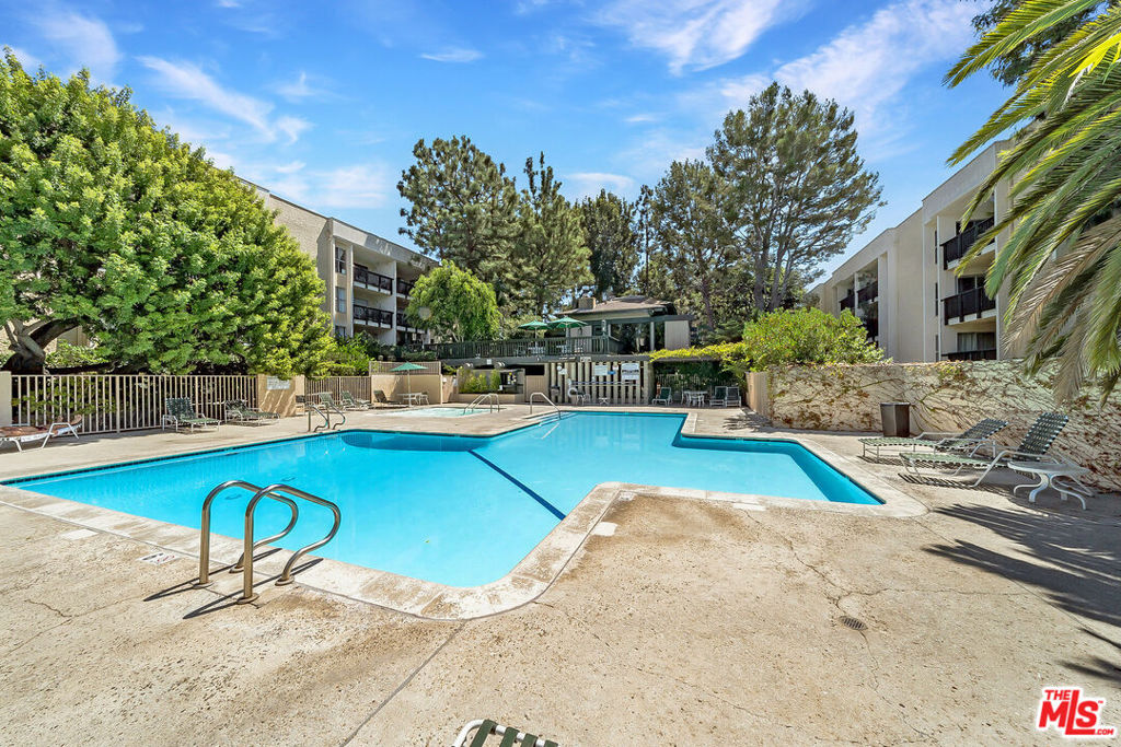 8313 Raintree Circle