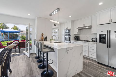 22509 Saticoy Street West Hills CA 91307