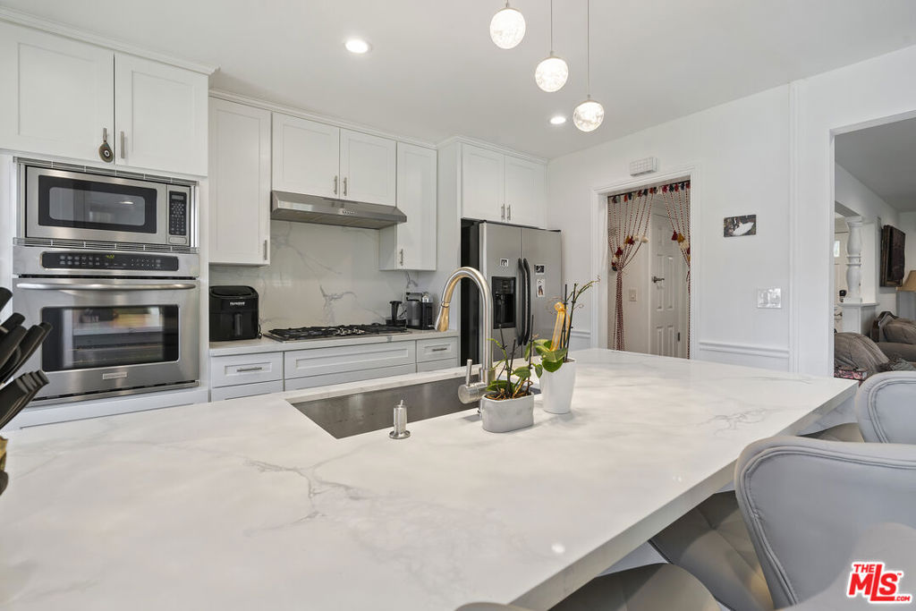 22509 Saticoy Street