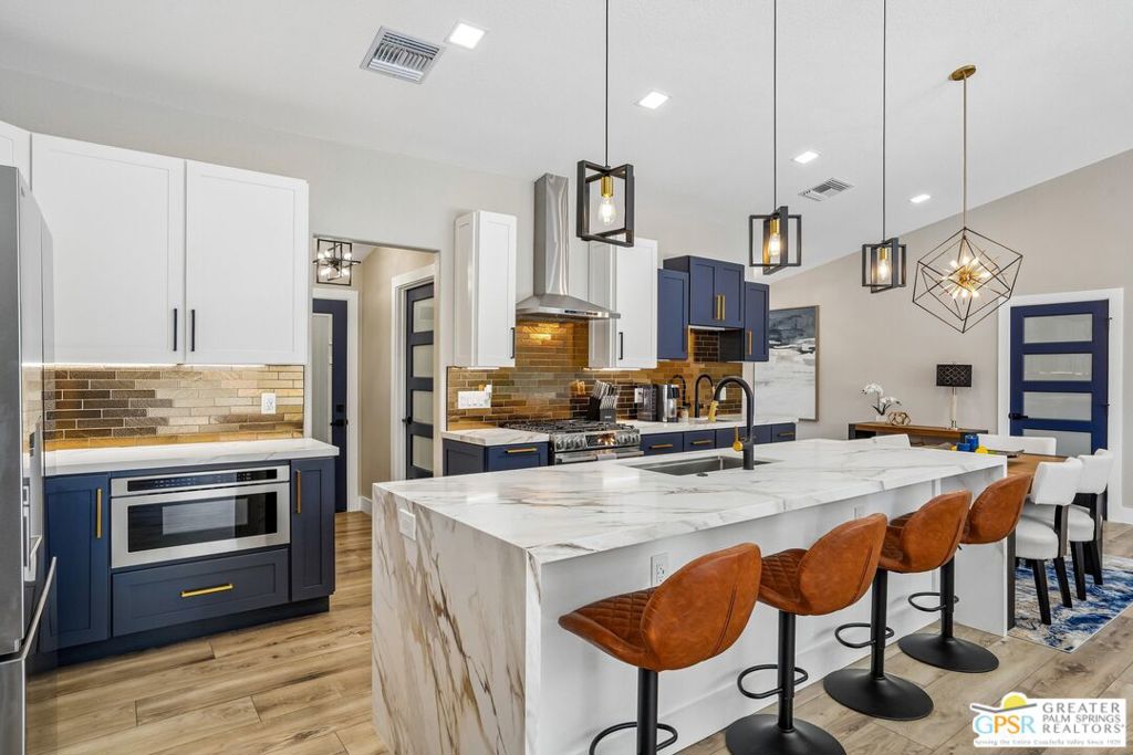 28820 Avenida Condesa