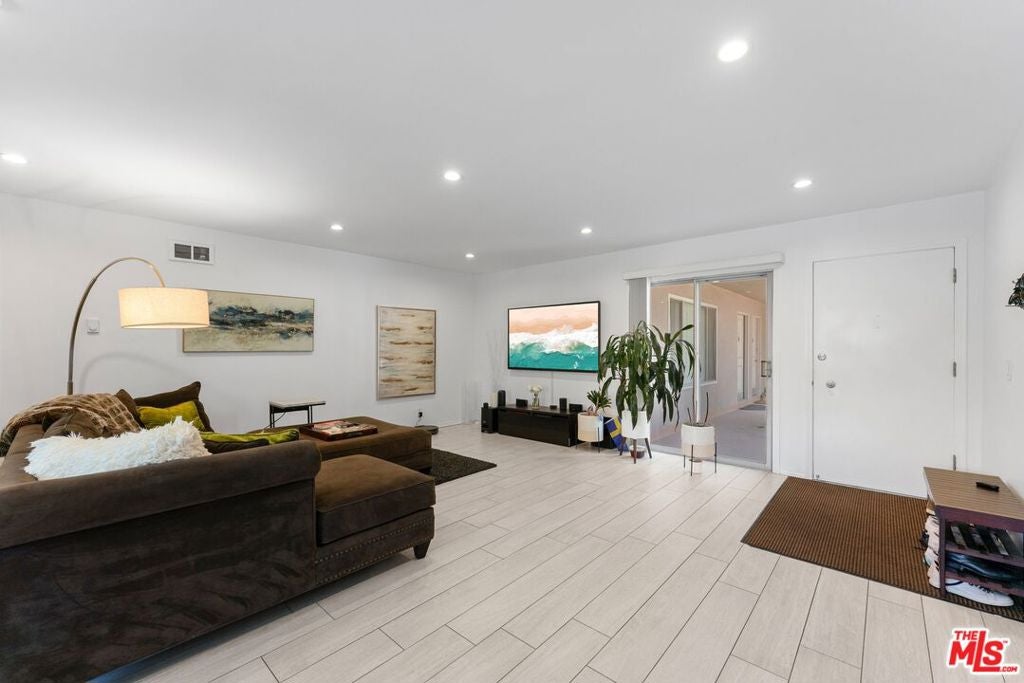 2002 4th Street 102