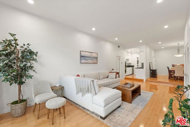 11947 Dorothy Street 203 #203, Los Angeles