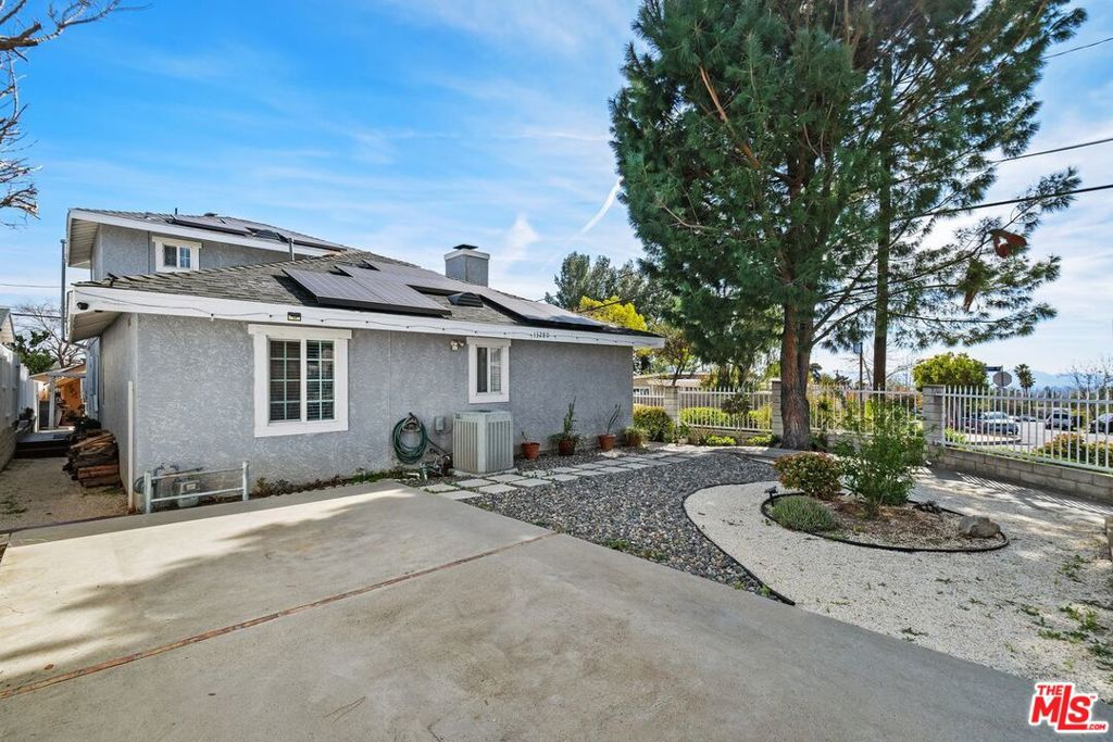13280 Raven Street