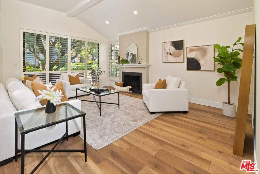 5711 Owensmouth Avenue 131