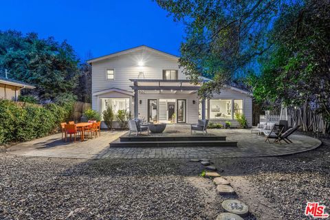 1514 Willow Drive Topanga CA 90290