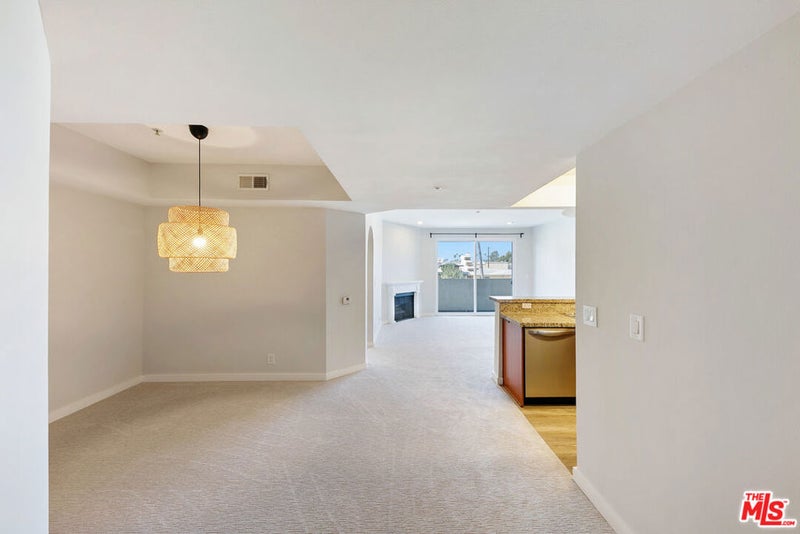 620 S Gramercy Place 320