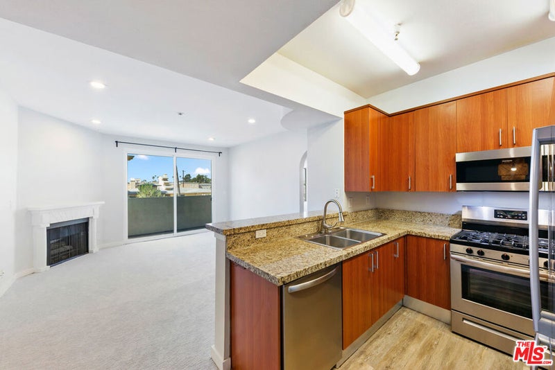620 S Gramercy Place 320