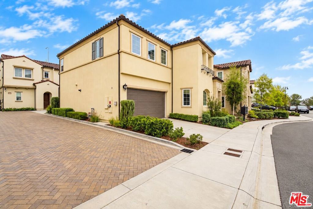 20609 W Chestnut Circle