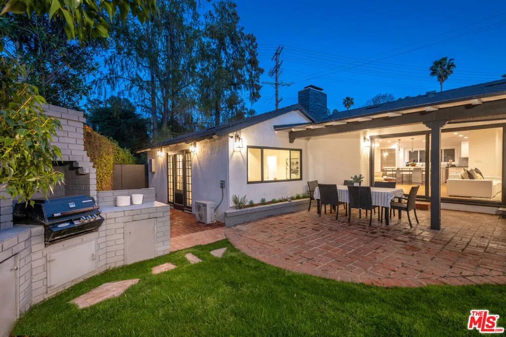 Encino, California 91436, United States, 4 Bedrooms Bedrooms, ,4 BathroomsBathrooms,Residential,Active,103542