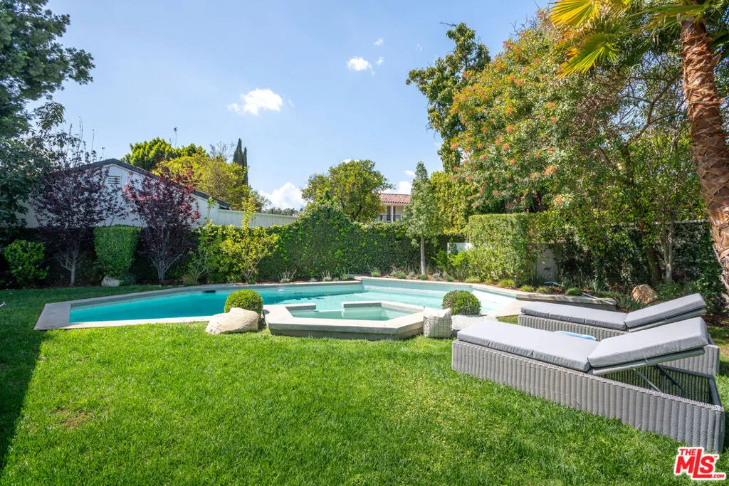 Encino, California 91436, United States, 4 Bedrooms Bedrooms, ,4 BathroomsBathrooms,Residential,Active,103542