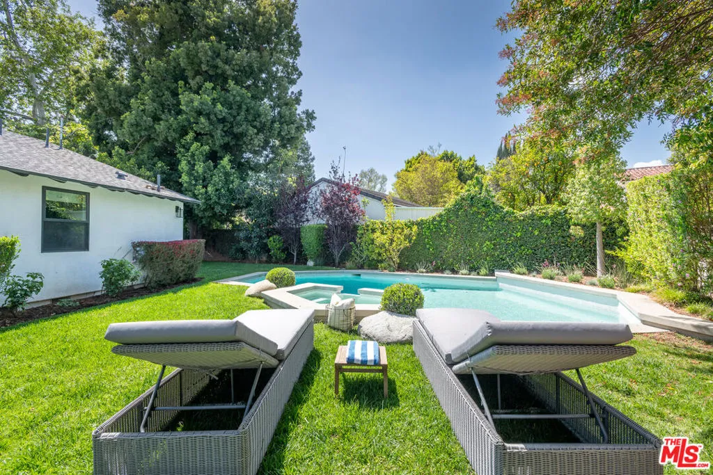 Encino, California 91436, United States, 4 Bedrooms Bedrooms, ,4 BathroomsBathrooms,Residential,Active,103542