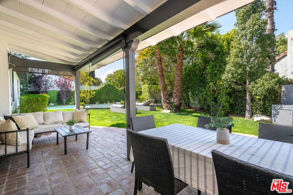 Encino, California 91436, United States, 4 Bedrooms Bedrooms, ,4 BathroomsBathrooms,Residential,Active,103542