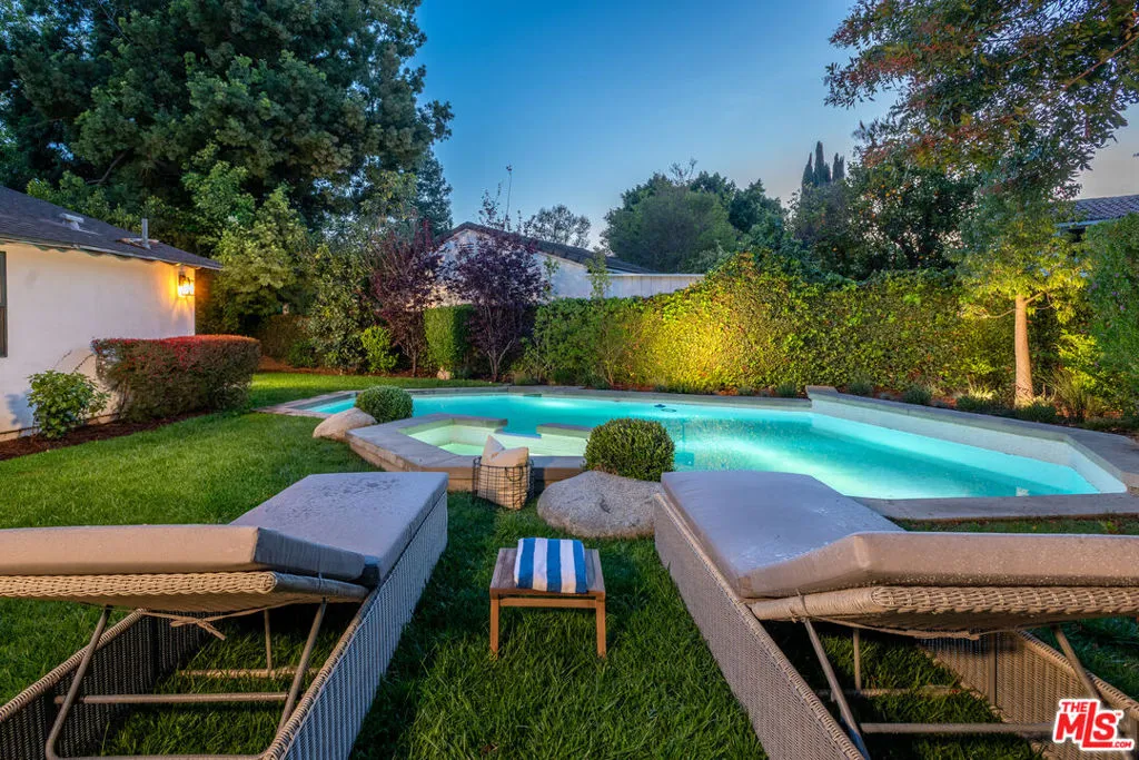 Encino, California 91436, United States, 4 Bedrooms Bedrooms, ,4 BathroomsBathrooms,Residential,Active,103542