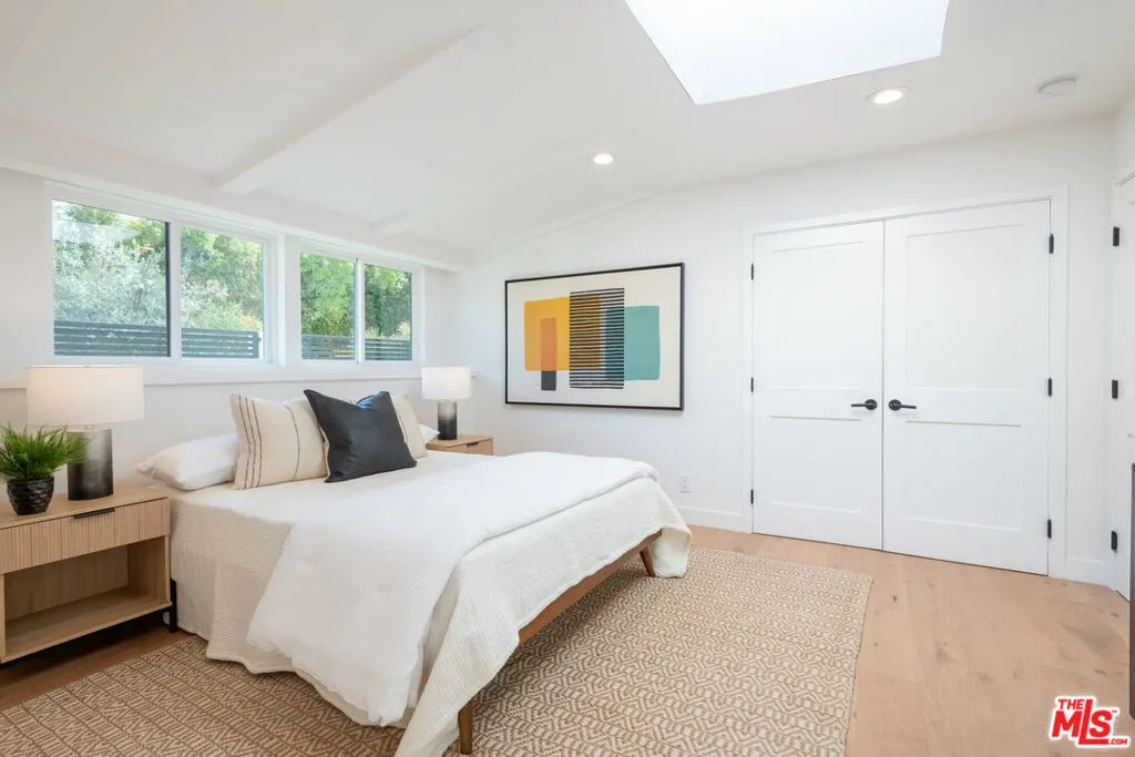 Encino, California 91436, United States, 4 Bedrooms Bedrooms, ,4 BathroomsBathrooms,Residential,Active,103542