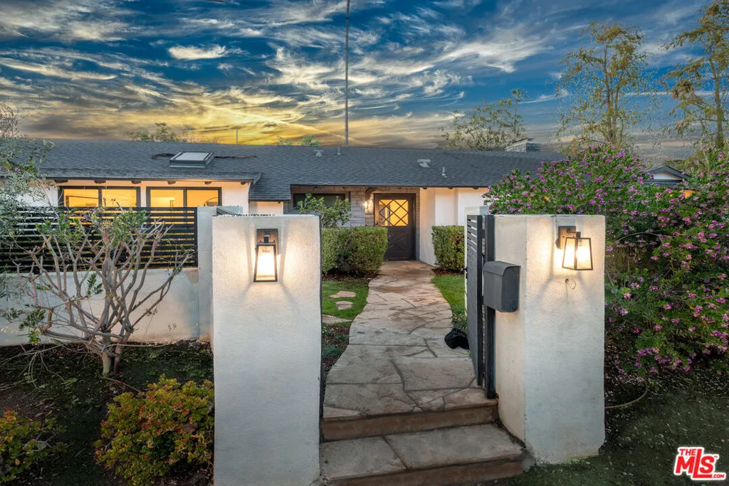 Encino, California 91436, United States, 4 Bedrooms Bedrooms, ,4 BathroomsBathrooms,Residential,Active,103542