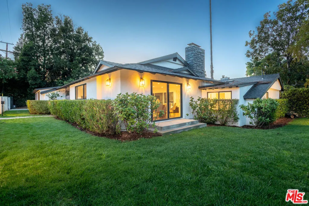 Encino, California 91436, United States, 4 Bedrooms Bedrooms, ,4 BathroomsBathrooms,Residential,Active,103542