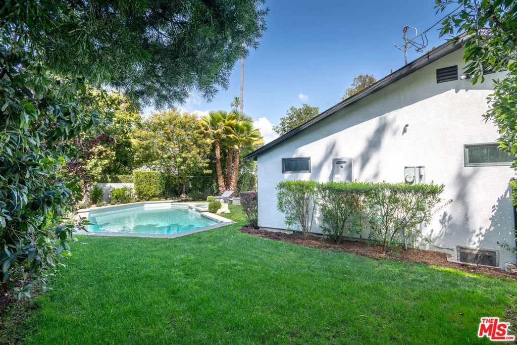 Encino, California 91436, United States, 4 Bedrooms Bedrooms, ,4 BathroomsBathrooms,Residential,Active,103542