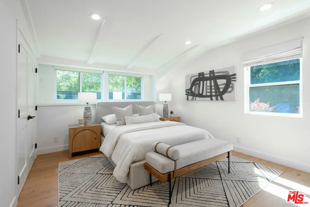 Encino, California 91436, United States, 4 Bedrooms Bedrooms, ,4 BathroomsBathrooms,Residential,Active,103542