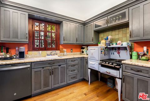 6610 Padre Terrace Los Angeles CA 90068