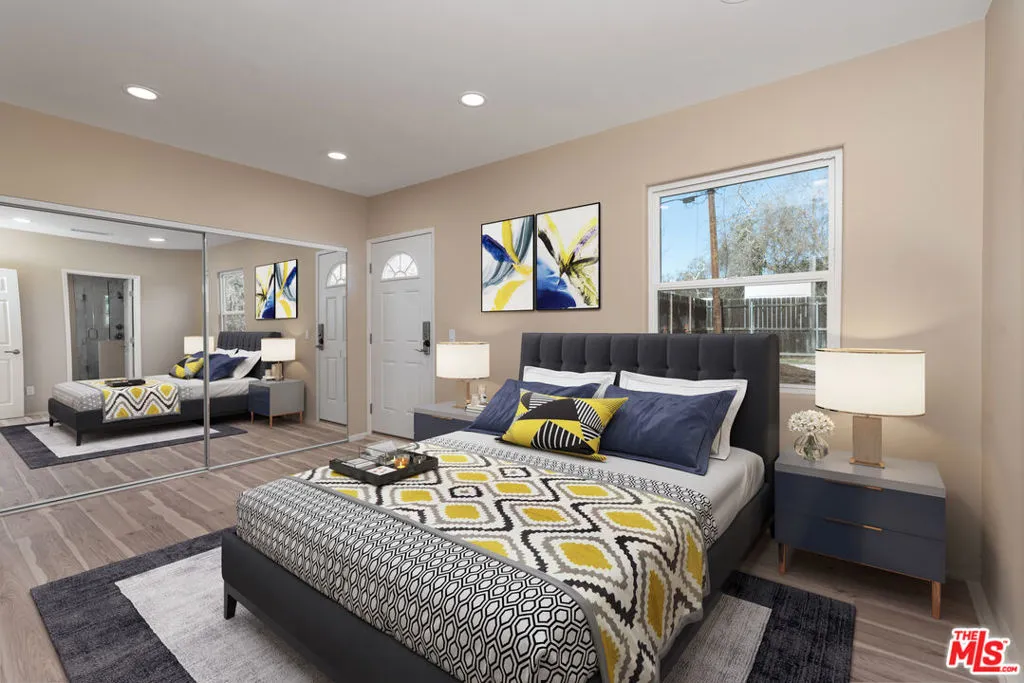 Valley Village, California 91607, United States, 1 Bedroom Bedrooms, ,1 BathroomBathrooms,Residential,Active,242526