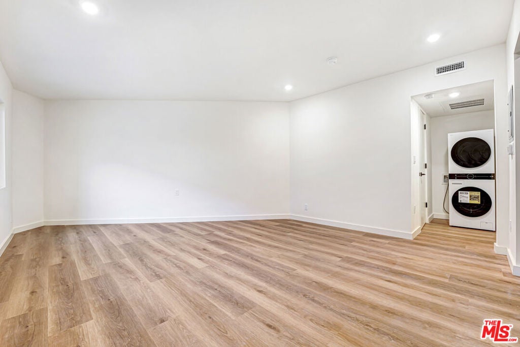 16185 W Sunset Blvd 4
