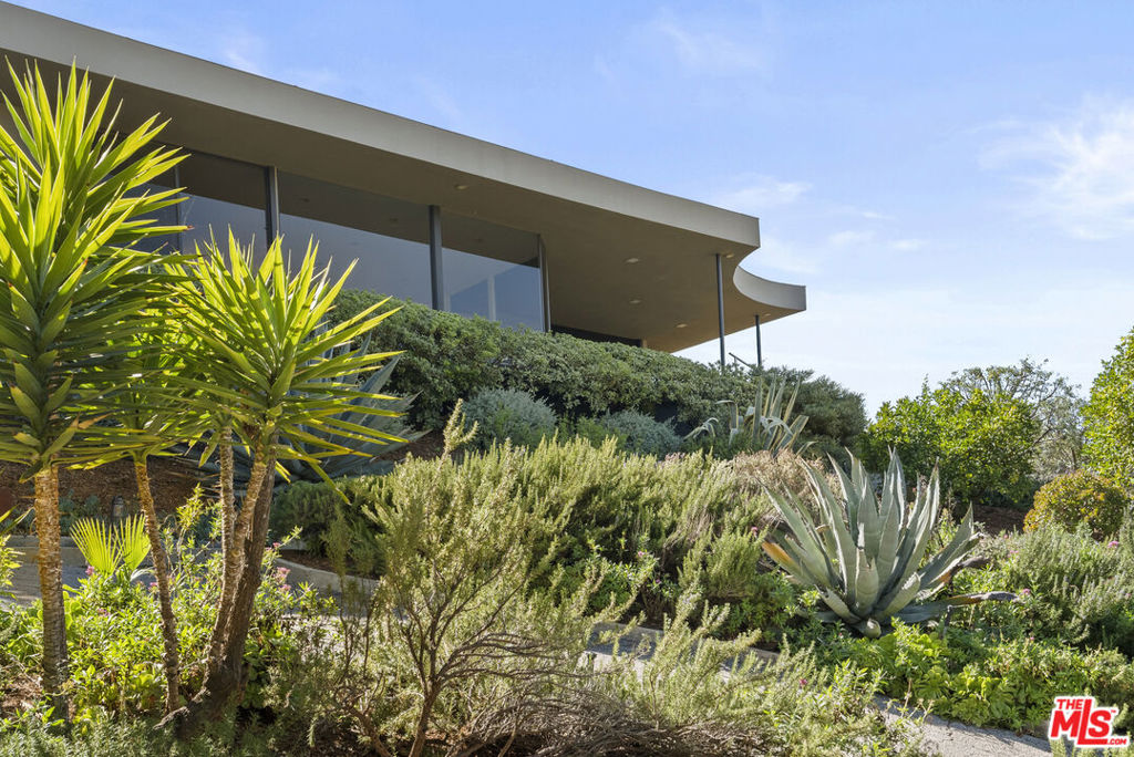 14513 Mulholland Drive