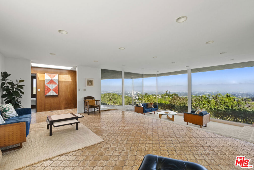 14513 Mulholland Drive