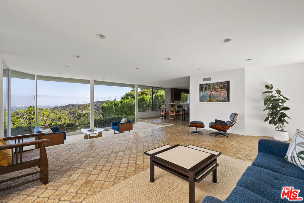 14513 Mulholland Drive