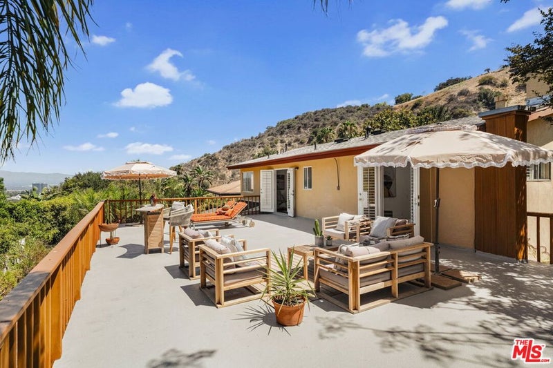 3543 Stone Canyon Avenue